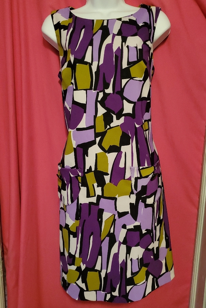 Scarlett Sleeveless Abstract Print Shift Dress in Purple, Lavender & Olive